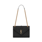 Envelope medium in quilted grain de poudre embossed leather.