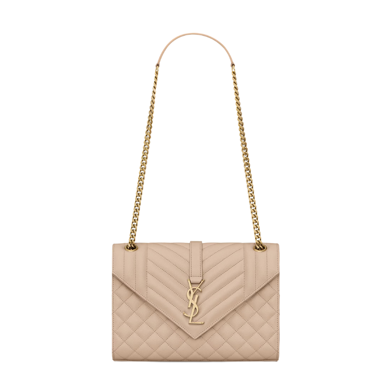 Envelope medium in quilted grain de poudre embossed leather.