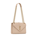 Envelope medium in quilted grain de poudre embossed leather.