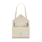 Envelope medium in quilted grain de poudre embossed leather.